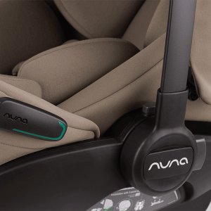 Siège auto i-size arra flex cedar Nuna
