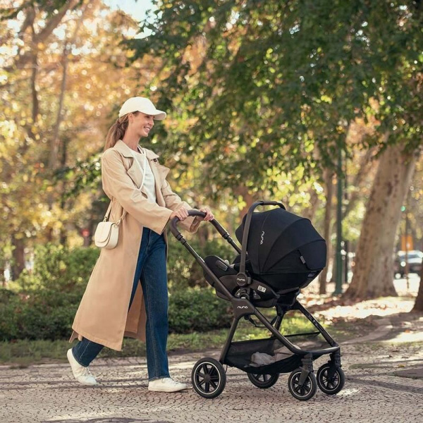 Siège auto i-size arra flex caviar Nuna