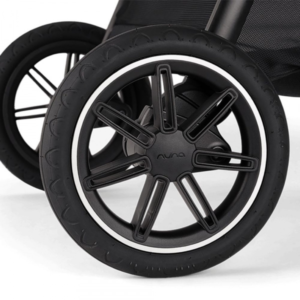 Poussette triv next thunder Nuna