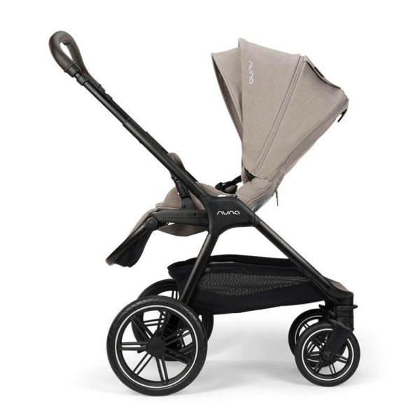 Poussette trio triv lx + siège auto pipa urbn + nacelle lytl chateau Nuna
