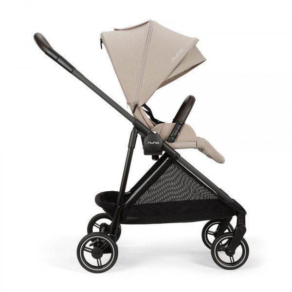 Poussette trio ixxa next + siège auto pipa next + nacelle lytl chateau Nuna