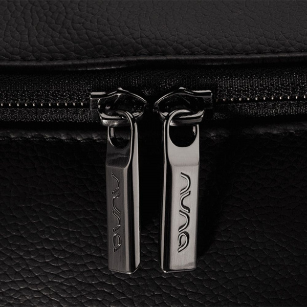 Sac à dos à langer essential caviar Nuna