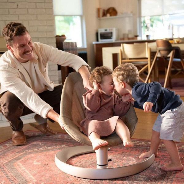 Transat leaf grow avec arche de jeux teddy Nuna