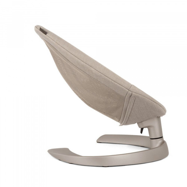 Transat leaf grow avec arche de jeux chateau Nuna