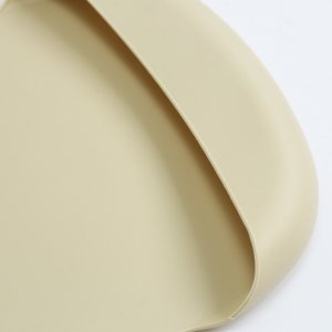 Bavoir silicone nougat Trois kilos sept