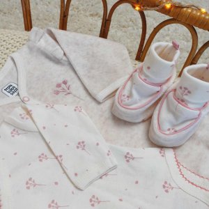 Ensemble naissance 6 pièces fille Trois kilos sept