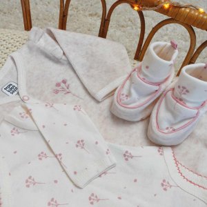 Ensemble naissance 6 pièces 1 mois Trois kilos sept