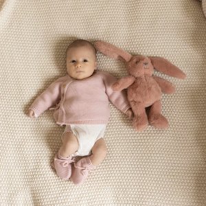 Brassière bébé naissance maille rose Trois kilos sept