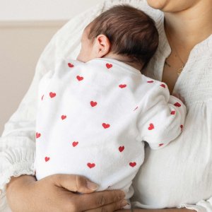 Pyjama naissance coeur rouge Trois kilos sept