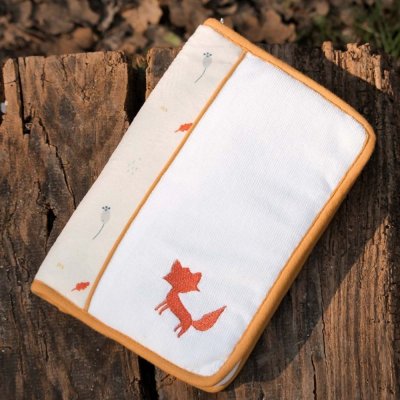 Protège carnet de santé bébé - cache cache en forêt