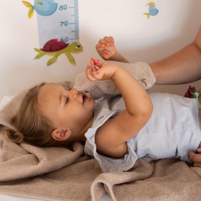 Serviette de bain bébé sable 70x140 cm