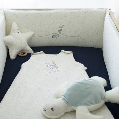 Tour de lit bébé au large de nova