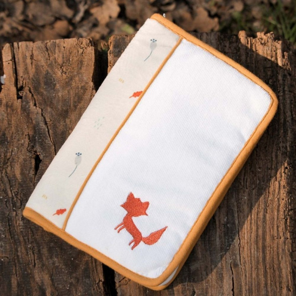 Protège carnet de santé bébé - cache cache en forêt Trois kilos sept