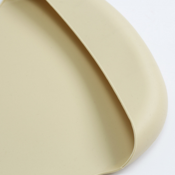 Bavoir silicone nougat Trois kilos sept