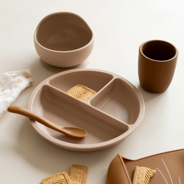 Coffret repas bébé 4 pièces silicone sable et caramel Trois kilos sept