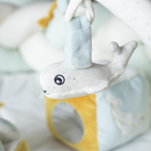 Tapis d'éveil avec arche au large de nova Trois kilos sept