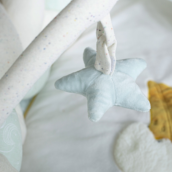 Tapis d'éveil avec arche au large de nova Trois kilos sept