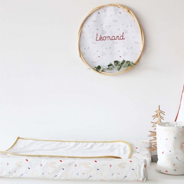 Matelas à langer bébé cache cache en forêt Trois kilos sept