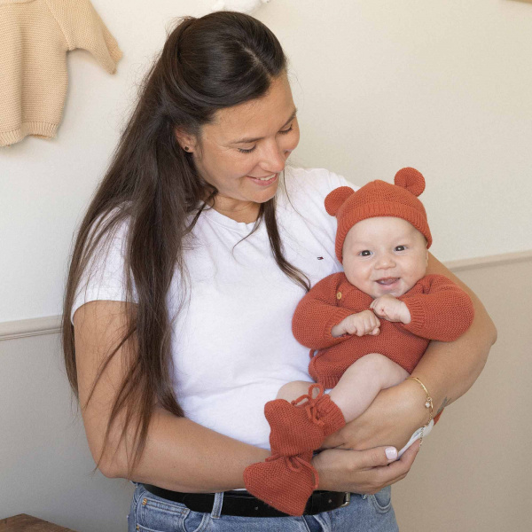 Ensemble naissance bébé brassière, bonnet et chausson - terracotta Trois kilos sept