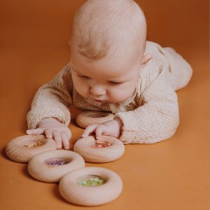 Hochet sensoriel bébé donut en bois fraises Petit boum