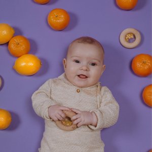 Hochet sensoriel bébé donut en bois carottes Petit boum