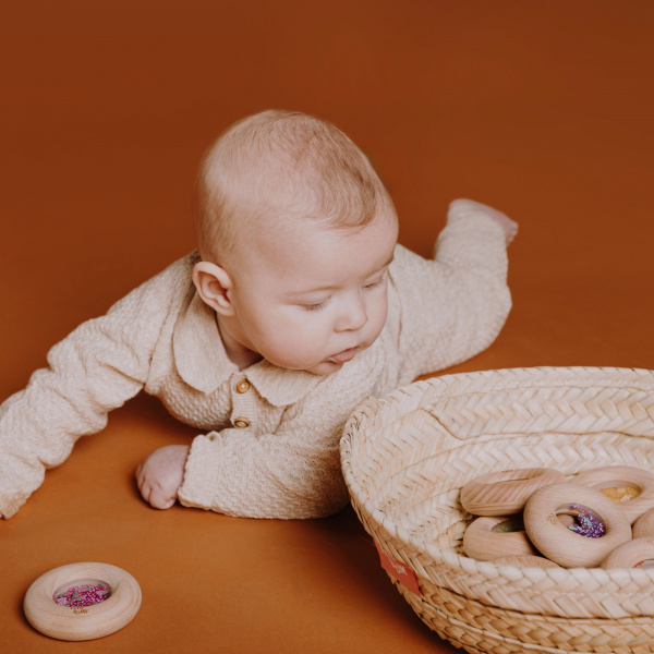Hochet sensoriel bébé donut en bois raisins Petit boum