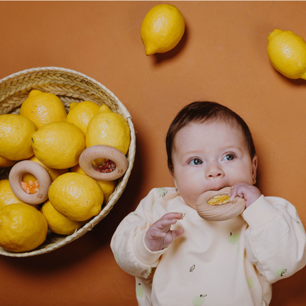 Hochet sensoriel bébé donut en bois citrons Petit boum