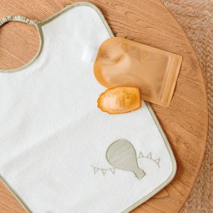 Lot de 2 bavoirs maternelle montgolfière + nuage Babycalin