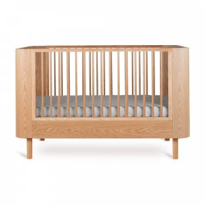 Chambre trio lit bébé 70x140 cm évolutif en canapé yume natural ash + commode 2 portes yume naturel ash wood avec plan à langer+ armoire 2 portes yume Quax