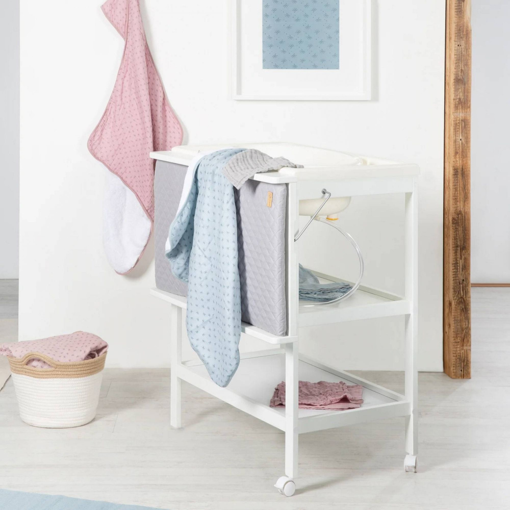 Table à langer avec baignoire pliable baby pool gris et son matelas à langer  de Roba sur allobébé