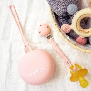 Porte sucettes en silicone rose Saro