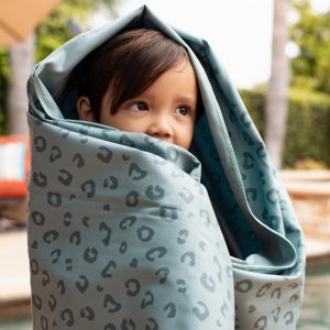 Serviette léopard vert 180x90 cm Swim essentials