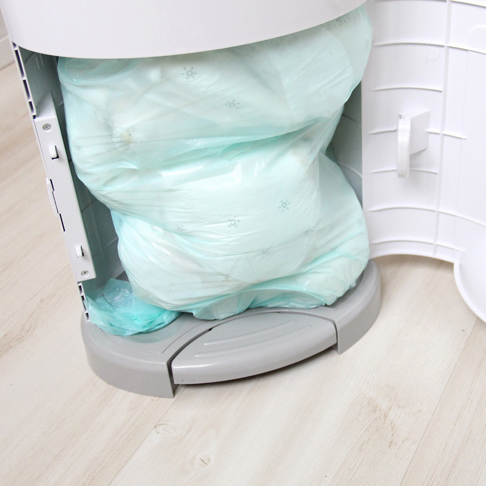 Poubelle à couches simplee rose de Sangenic sur allobébé