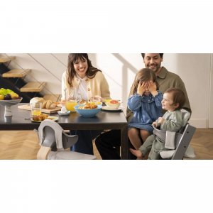 Pack chaise haute tripp trapp et son baby set vanilla white Stokke