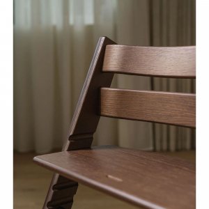 Pack chaise haute tripp trapp chêne warm brown et son baby set Stokke