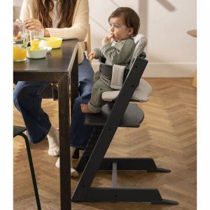 Pack chaise haute tripp trapp noir et son baby set Stokke