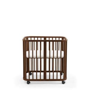 Berceau en bois mini nighti warm brown + matelas Stokke