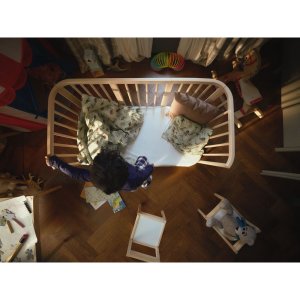 Lit en bois évolutif nighti vanilla white Stokke
