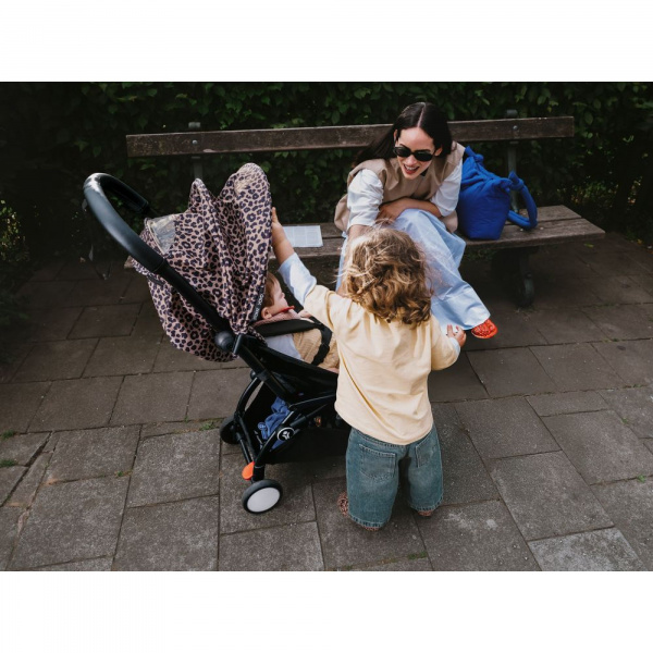 Poussette complète yoyo 3 châssis blanc pack 0+ et 6+ leopard / noir Stokke