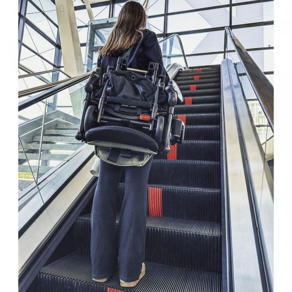 Poussette complète yoyo 3 châssis blanc pack 0+ et 6+ noir Stokke