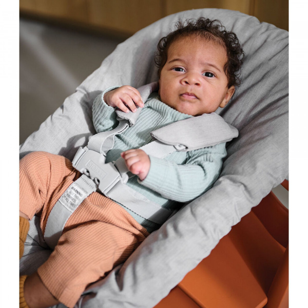 Pack chaise haute tripp trapp hêtre terracotta + newborn set gris Stokke