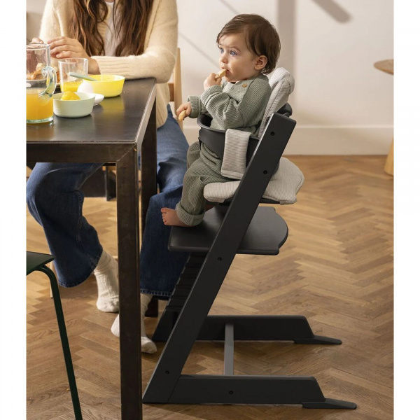 Pack chaise haute tripp trapp noir et son baby set Stokke
