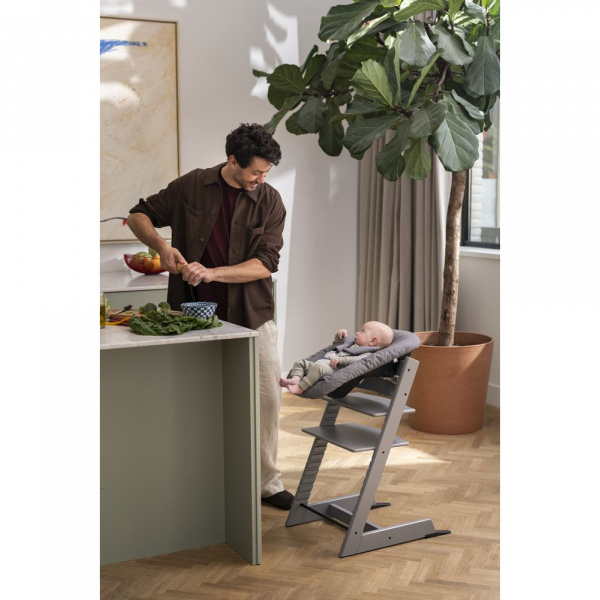Chaise haute bébé évolutive tripp trapp gris tempête Stokke