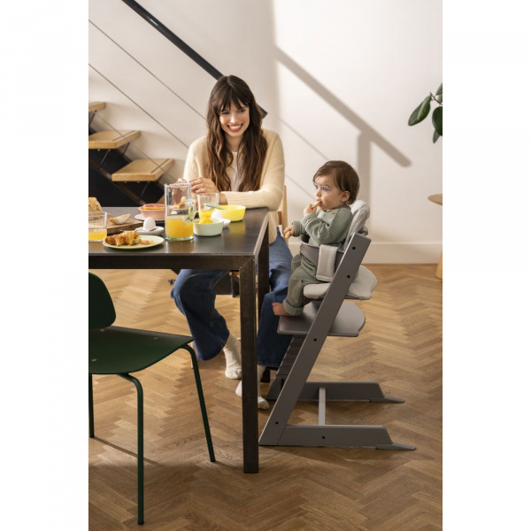 Chaise haute bébé évolutive tripp trapp gris tempête Stokke