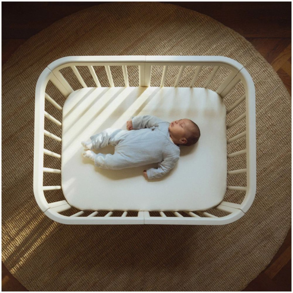Berceau en bois mini nighti vanilla white Stokke