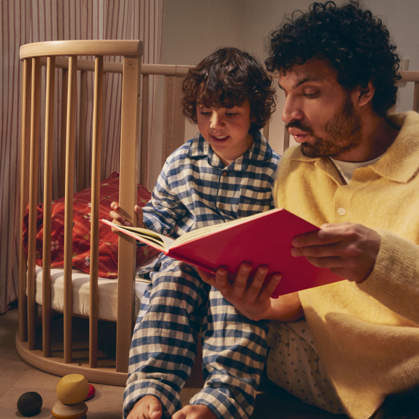 Lit en bois sleepi warm brown Stokke
