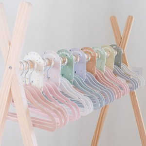 Lot de 15 cintres enfant velours noisette 3 sprouts