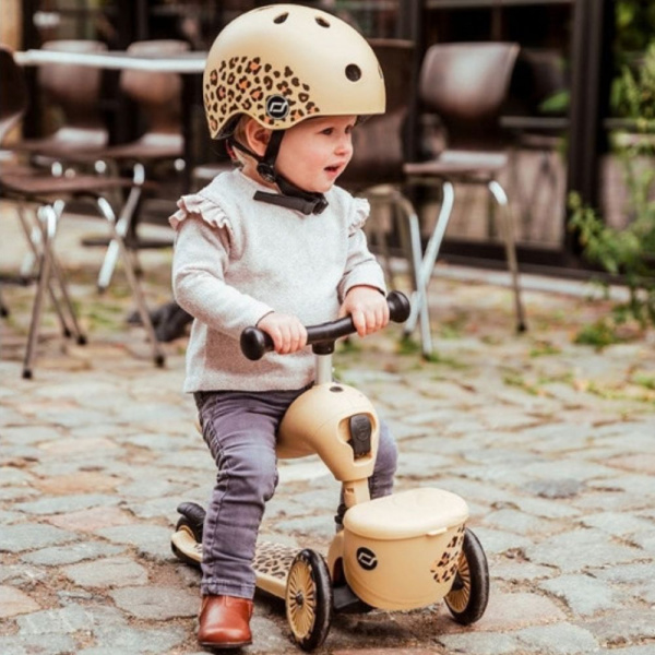 Porteur trottinette 2 en 1 avec coffre highwaykick 1 lifestyle léopard Scoot and ride