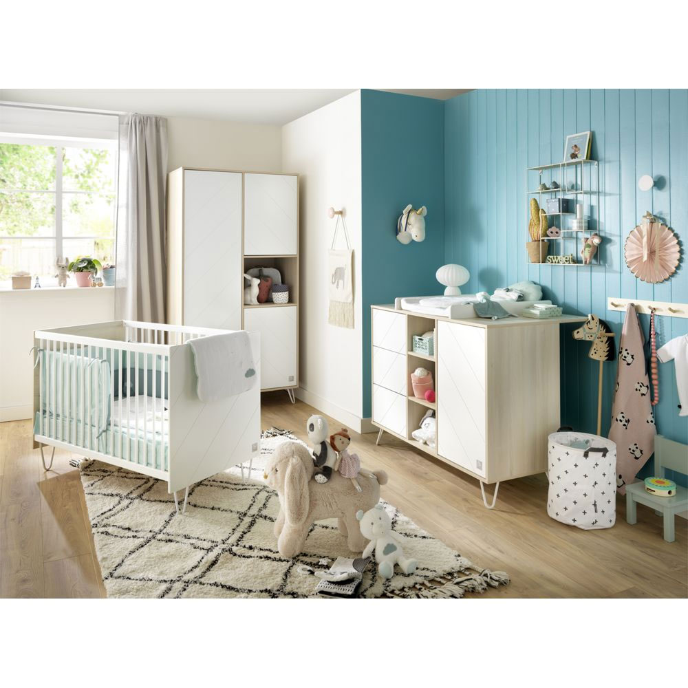 Chambre complète lit bébé commode à langer et armoire Seventies Bois et  blanc