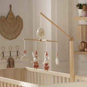 Mobile en bois petit coeur Sauthon baby deco